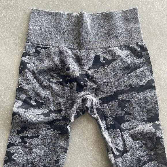 WodoWei Women's High Waisted Camo Seamless Yoga Pants 7/8 Length. Size S. - Picture 5 of 7